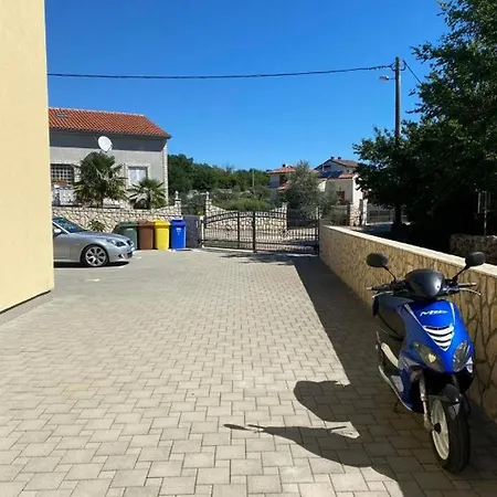 Apartment With A Parking Space Milovcici, Krk - 22553 Malinska