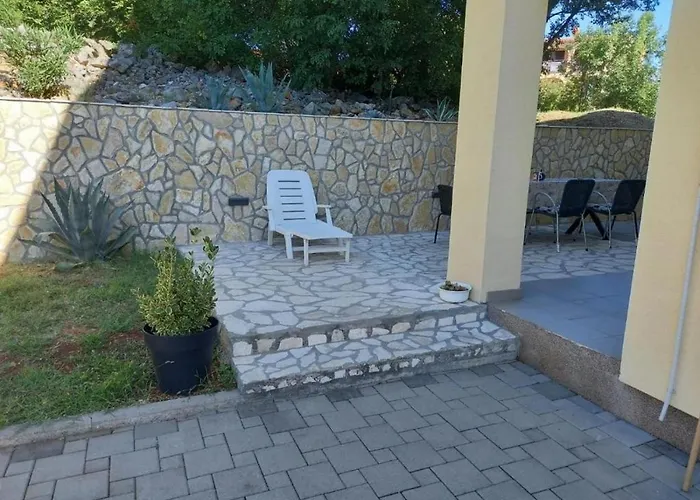 With A Parking Space Milovcici, Krk - 22553 Apartment Malinska